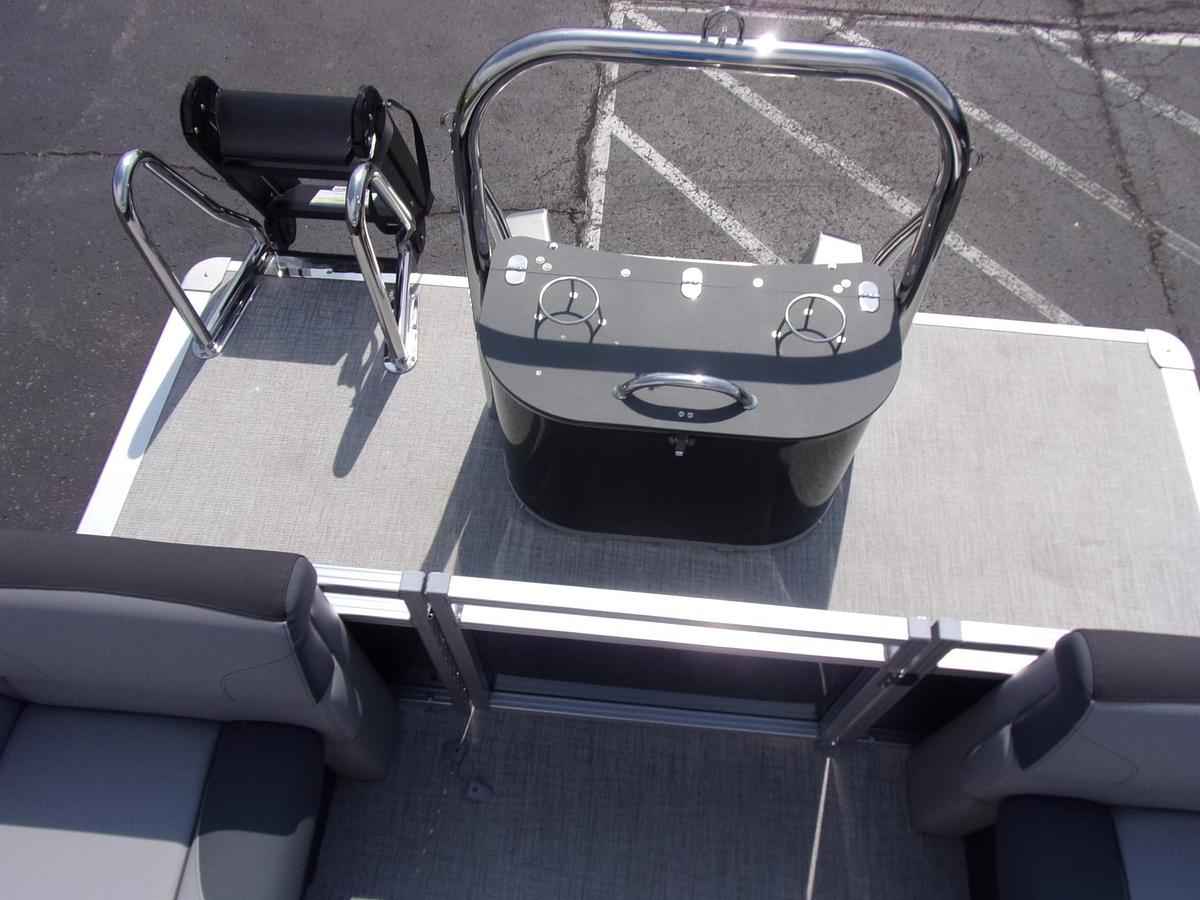 2026 Avalon Venture 85 Quad triple log with trailer