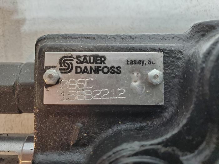 Used John Deere Danfoss Hydraulic Lift Pressure Relief Valve AM117342