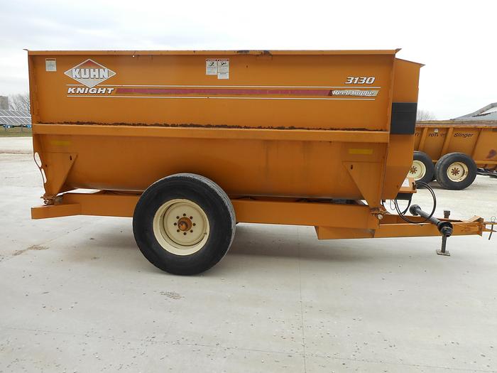 Used KUHN KNIGHT 3130