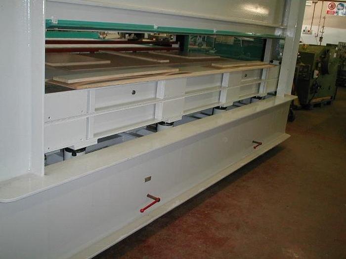 Used MANEA   EDGE GLUING PRESS FOR BLANKBOARDS - LOAD UNLOAD