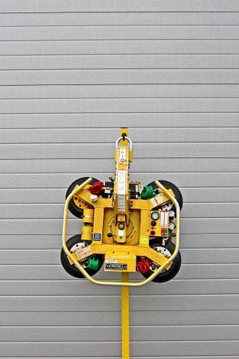 Used Sold - 07/19 - 2007 Wood's Powr-Grip MRT4 Glass Vacuum Lifter