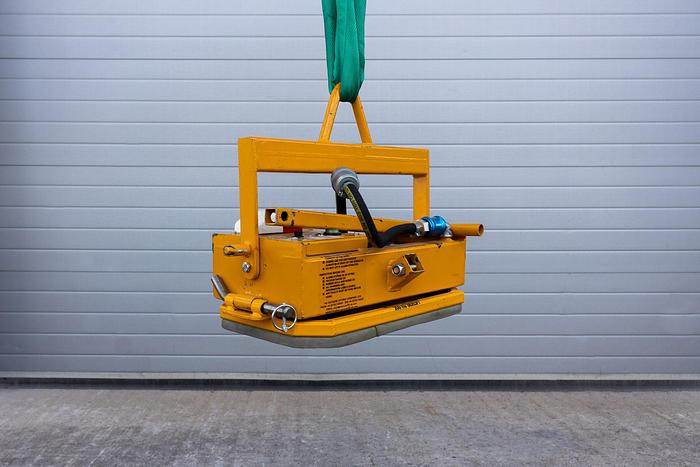 Used 2017 The Vacuum Lifting Company SK200 Side Tilt