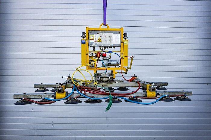 Used Kombi 7211-DSG Glass Vacuum Lifter