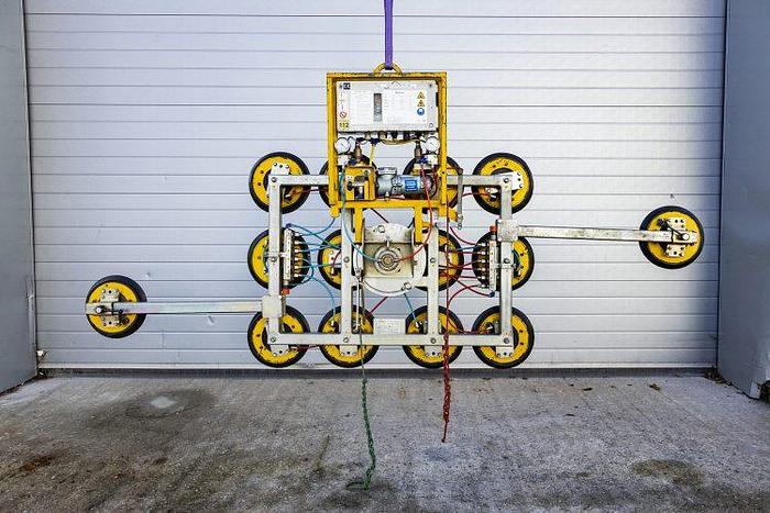 Used Kombi 7211-DS2 Glass Vacuum Lifter