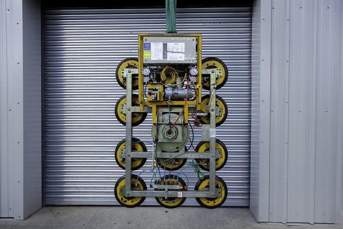 Used Kombi 7211-DS2 Glass Vacuum Lifter