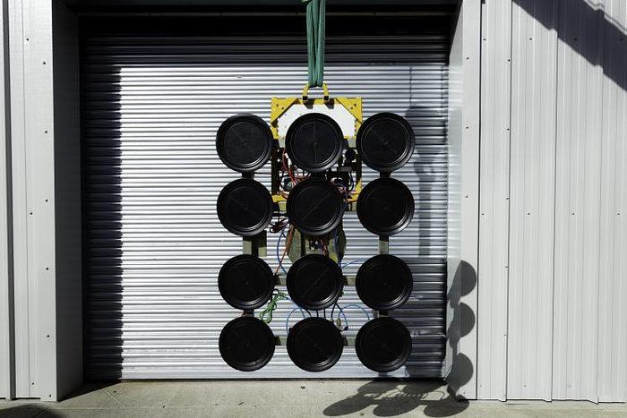 Used Kombi 7211-DS2 Glass Vacuum Lifter