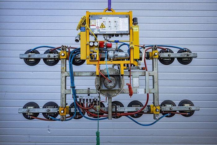 Used Kombi 7211-DSG Glass Vacuum Lifter