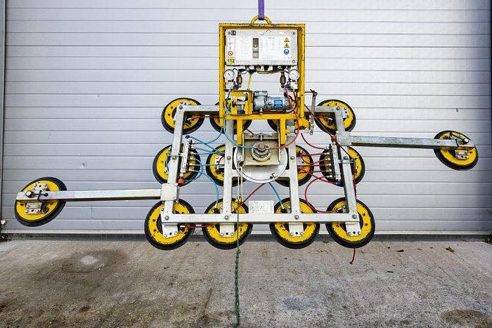 Used Kombi 7211-DS2 Glass Vacuum Lifter