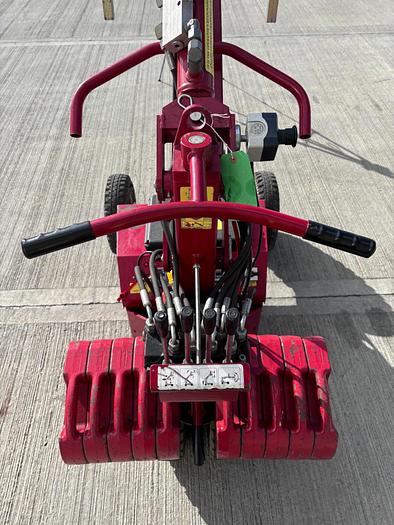 Used 2012 Geko 350 Glazing Robot