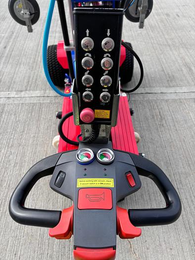 Used 2018 Oscar 600 Offroad Glazing Robot