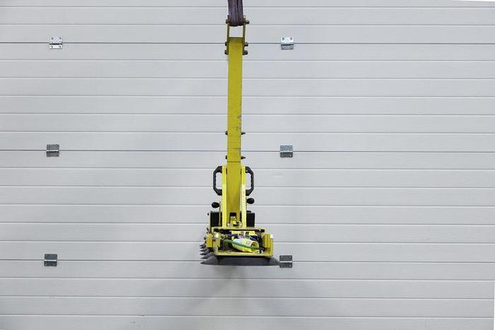 Used Sold - 08/23 - 2010 Wood's Powr-Grip MRTA611 Glass Vacuum Lifter