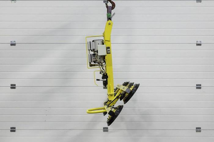 Used Wood's Powr-Grip MT5 Stone Vacuum Lifter