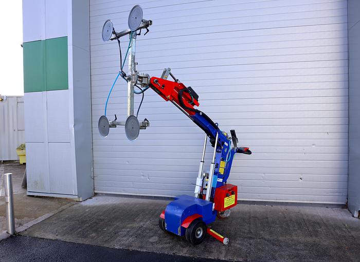 Used 2017 Oscar 280 Glazing Robot