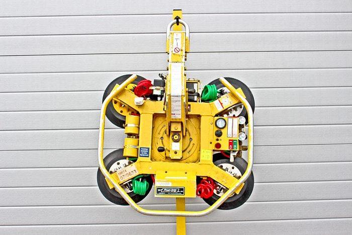 Used Sold - 07/19 - 2007 Wood's Powr-Grip MRT4 Glass Vacuum Lifter