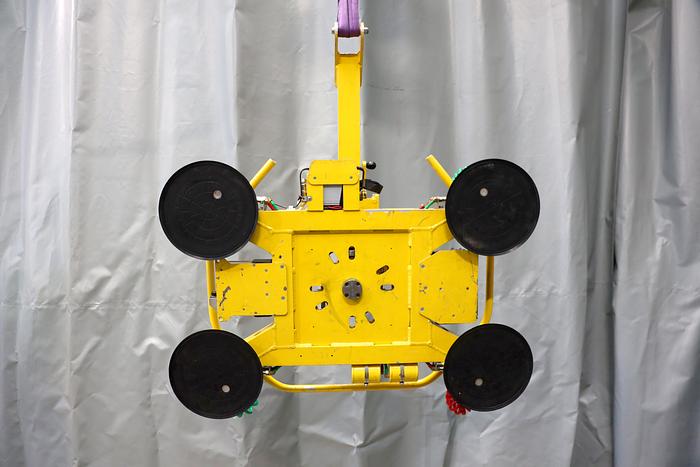 Used 2014 Wood's Powr-Grip MRTA6 Glass Vacuum Lifter