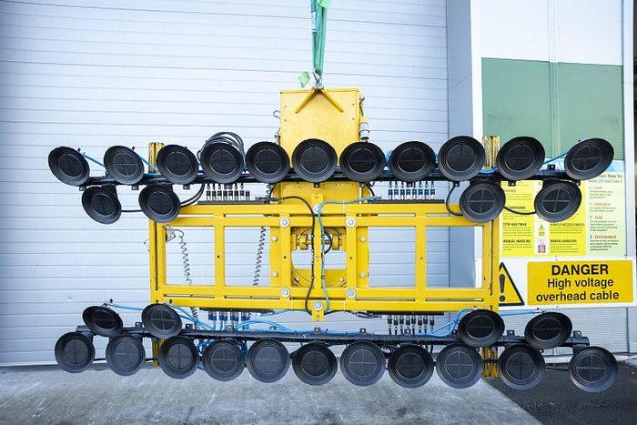 Used Sold - 07/25 - Hydraulica 900C Curved Glass Vacuum Lifter