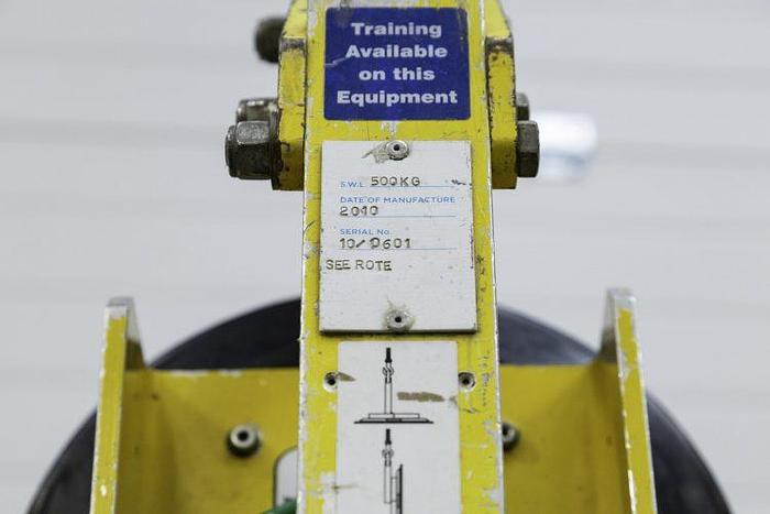 Used Sold - 08/23 - 2010 Wood's Powr-Grip MRTA611 Glass Vacuum Lifter