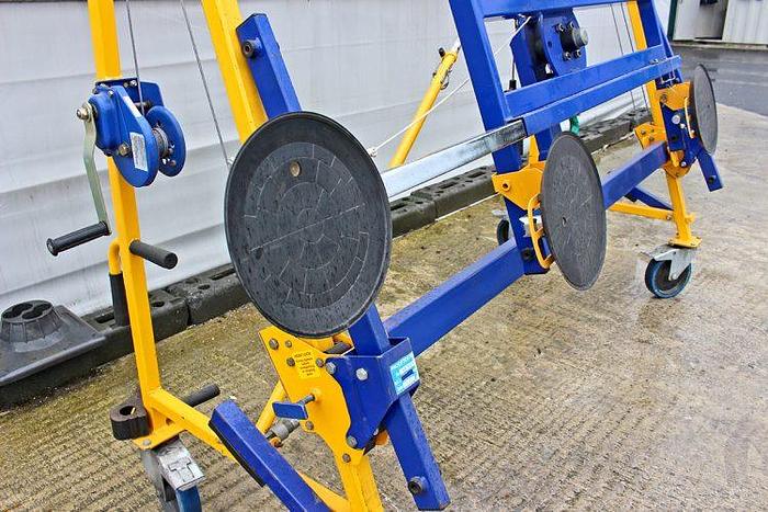 Used Sold - 02/20 - 2011 Quattrolifts Nomad Glass Trolley