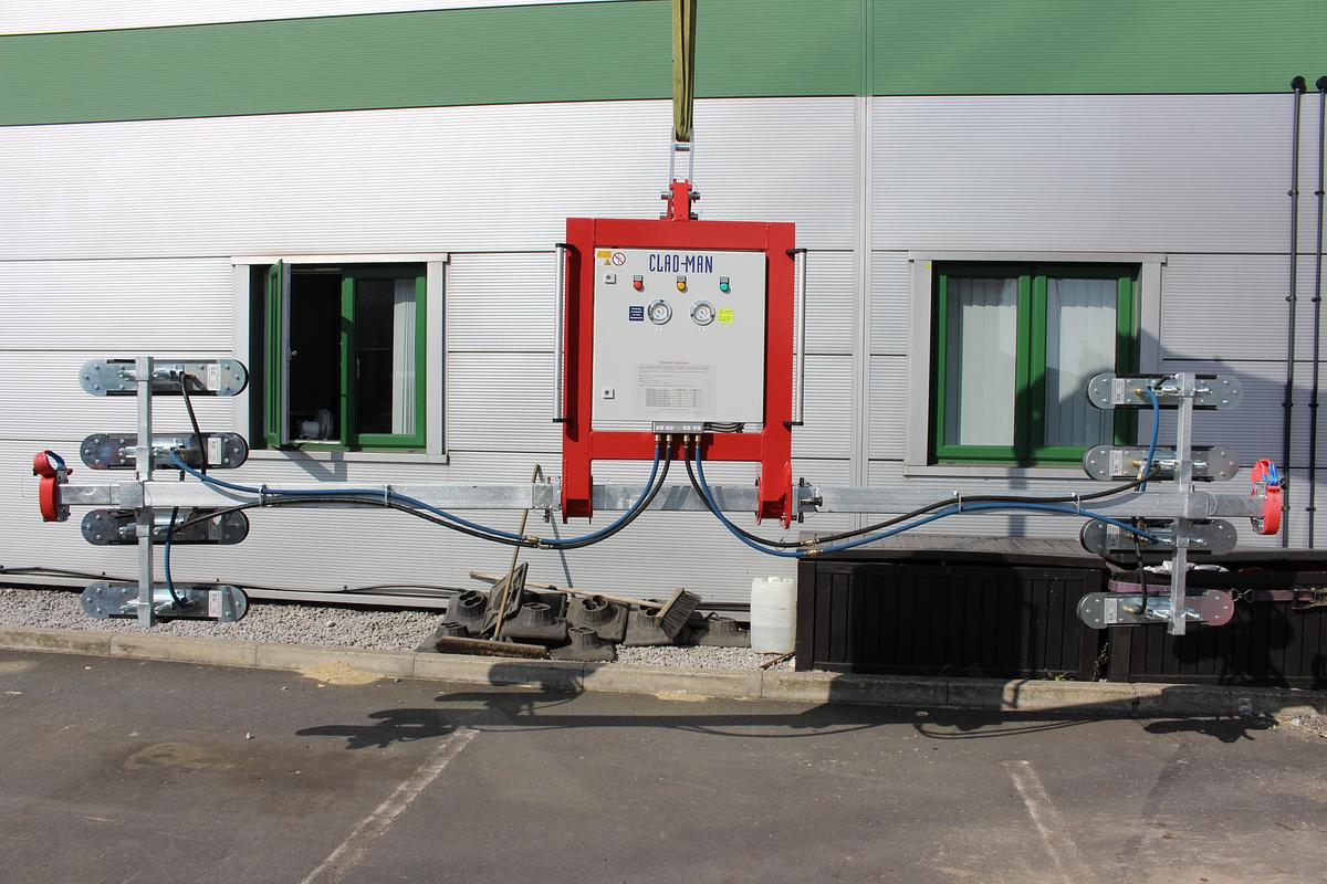 Used 2020 Aerolift Clad-Man