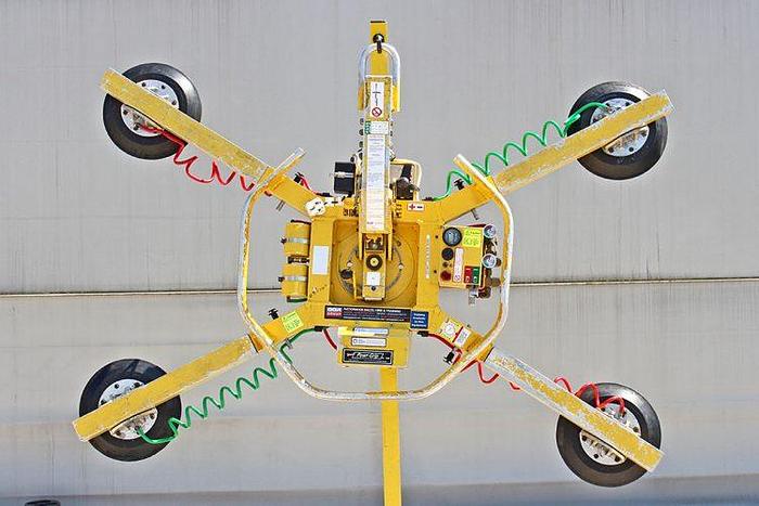 Used Sold - 07/19 - 2007 Wood's Powr-Grip MRT4 Glass Vacuum Lifter