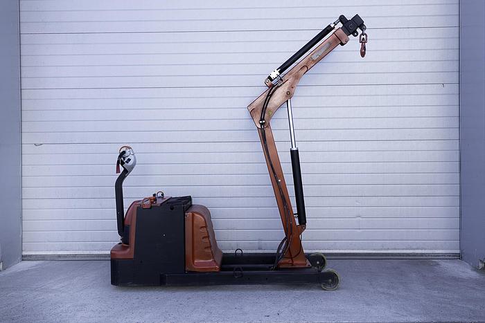 Used 2017  Liftboy 700 Floor Crane