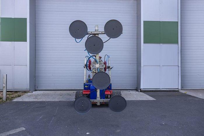Used Oscar 1000 Plus Glazing Robot