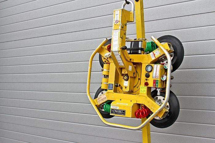 Used Sold - 07/19 - 2007 Wood's Powr-Grip MRT4 Glass Vacuum Lifter