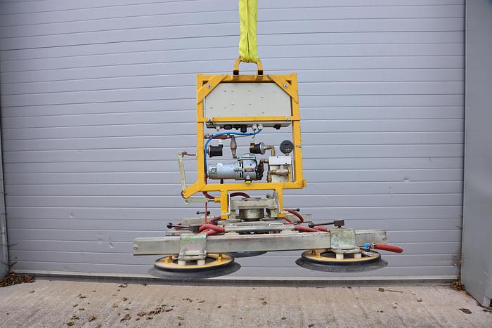Used 2003 Kombi 7011-DS Single Circuit Glass Vacuum Lifter