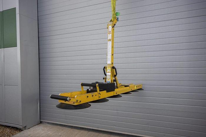 Used 2010 Wood's Powr-Grip MRTA611 Glass Vacuum Lifter