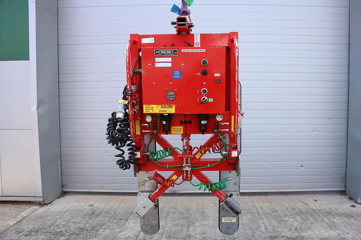 Used 2010 Wood's Powr-Grip Clad-King Cladding Lifter