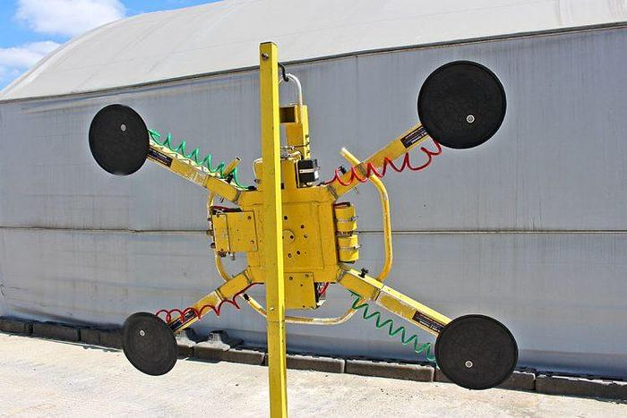 Used Sold - 07/19 - 2007 Wood's Powr-Grip MRT4 Glass Vacuum Lifter