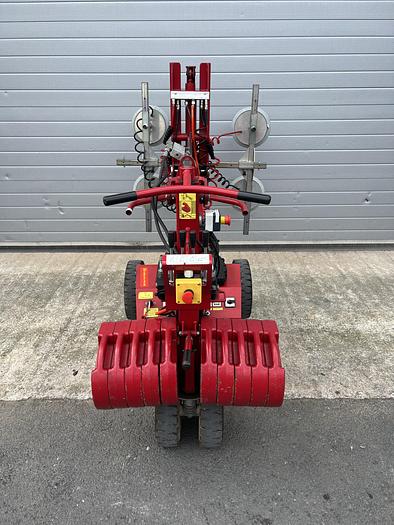 Used 2012 Geko 350 Glazing Robot