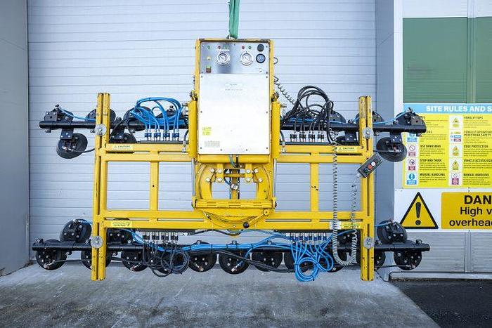 Used Sold - 07/25 - Hydraulica 900C Curved Glass Vacuum Lifter