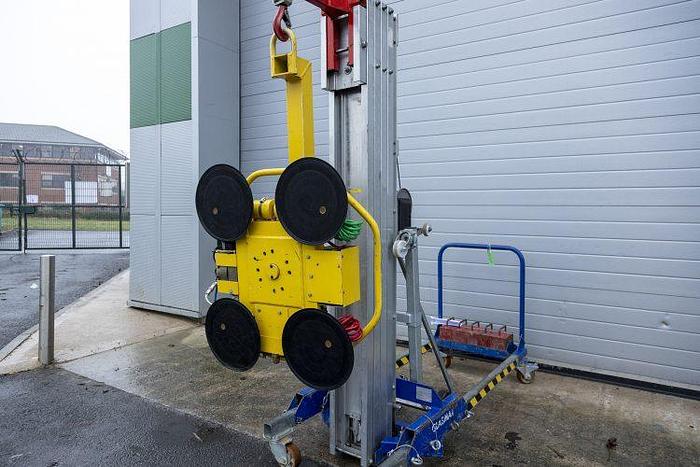 Used Sold - 02/23 - 2008 Wood's Powr-Grip MRT4 Glass Vacuum Lifter