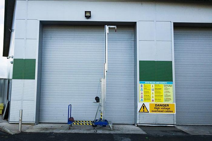 Used Glassmax 250 Manual Hoist