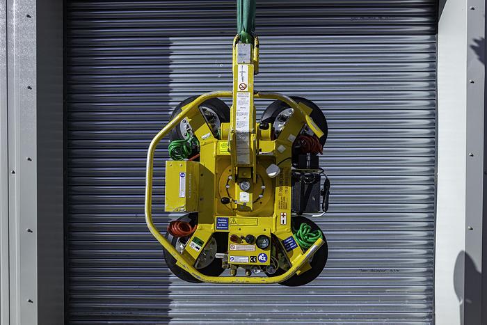 Used 2014 Wood's Powr-Grip MRT4 Glass Vacuum Lifter