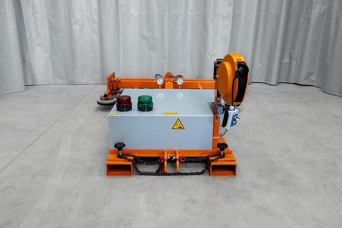 Used 2015 Oktopus Fork Lift Verti-Clad Cladding Lifter