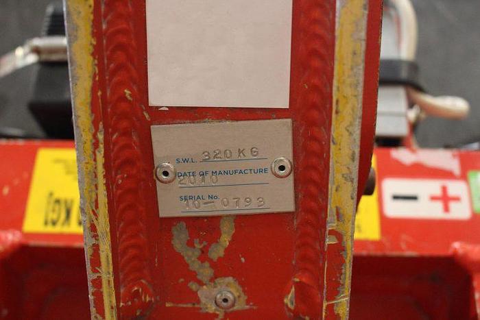 Used Sold - 02/21 - 2010 Wood's Powr-Grip MRT4 Glass Vacuum Lifter