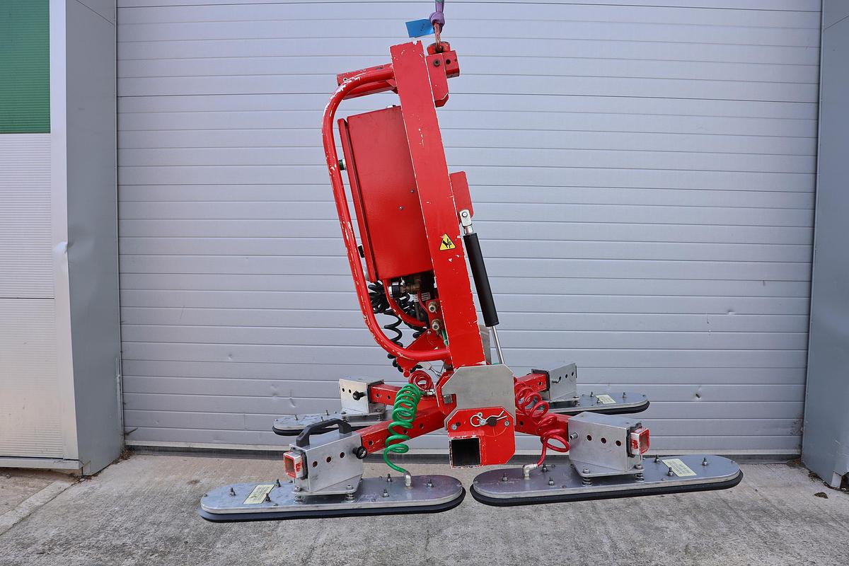 Used 2010 Wood's Powr-Grip Clad-King Cladding Lifter