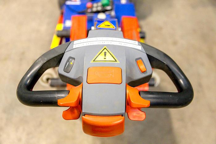 Used 2015 Oscar 250 E Floor Crane