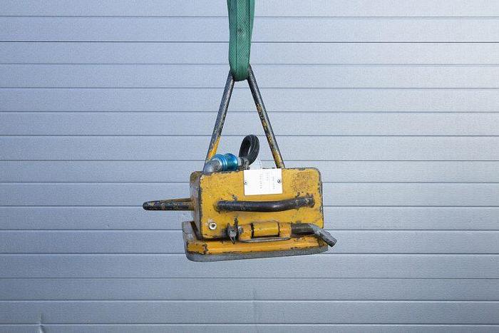 Used SK200 Stone Vacuum Lifter