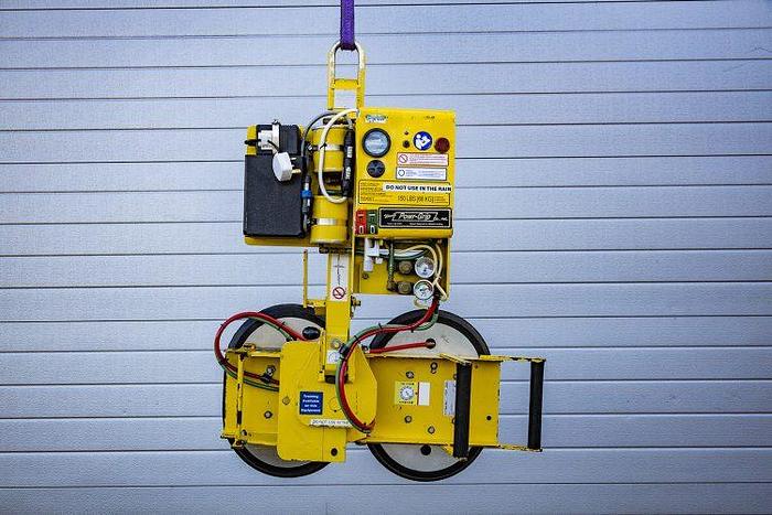 Used Sold - 01/23 - 2011 Wood's Powr-Grip MRT2 Glass Vacuum Lifter