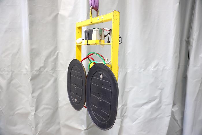 Used 2007 Wood's Powr-Grip MT2 Glass Vacuum Lifter