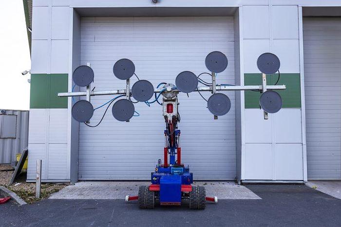 Used Oscar 1000 Plus Glazing Robot