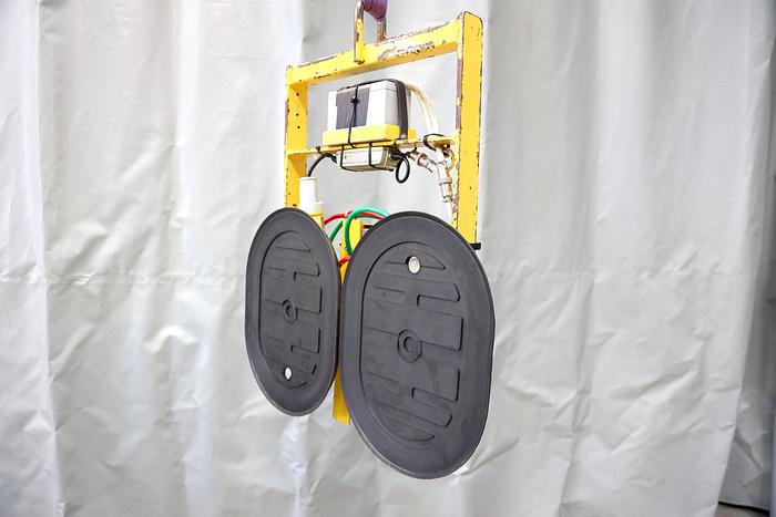 Used 2009 Wood's Powr-Grip MT2 Glass Vacuum Lifter