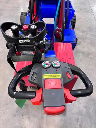 Used 2016 Oscar 1000 Plus Glazing Robot