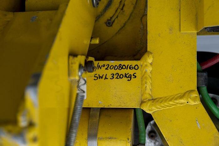 Used Sold - 02/23 - 2008 Wood's Powr-Grip MRT4 Glass Vacuum Lifter