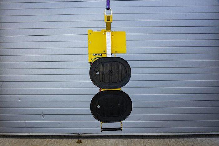 Used Sold - 01/23 - 2011 Wood's Powr-Grip MRT2 Glass Vacuum Lifter