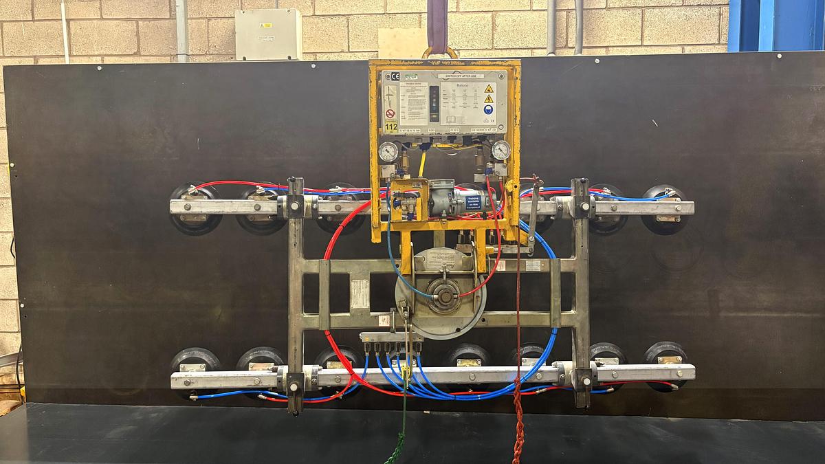 Used Pannkoke Kombi 7211-DSG Glass Vacuum Lifter