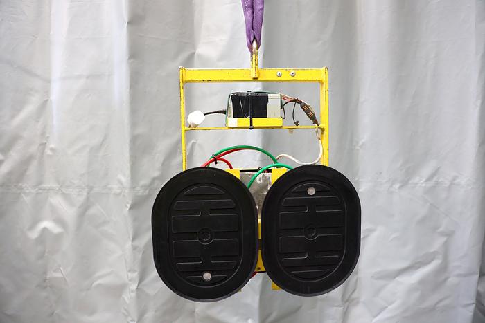 Used 2007 Wood's Powr-Grip MT2 Glass Vacuum Lifter